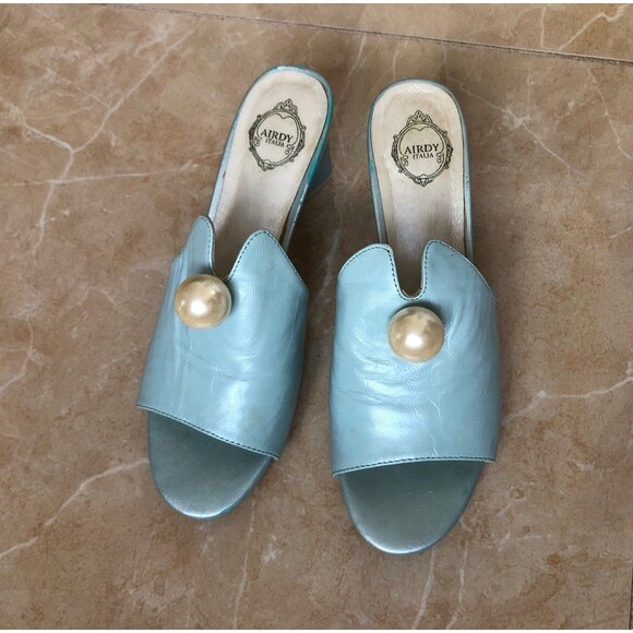 Heels - Picture 2 of 4